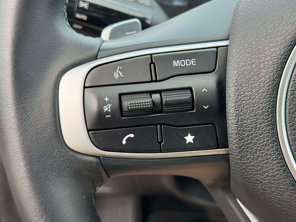 Used 2023 White Kia X-Line image 20
