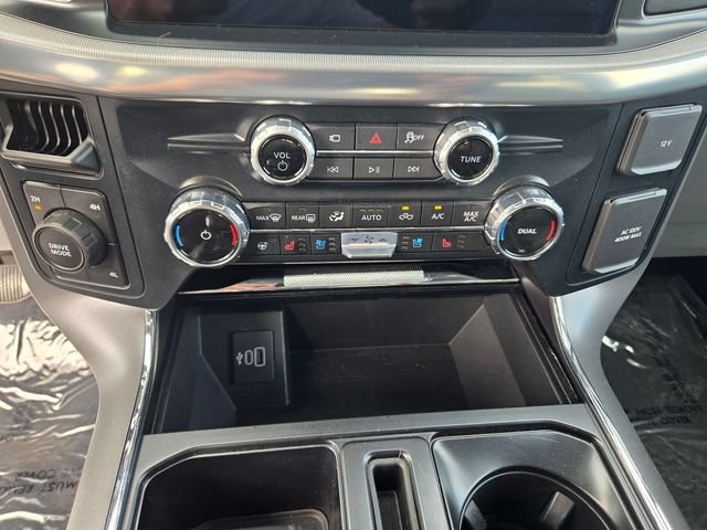 Used 2025 White Ford Lariat image 15
