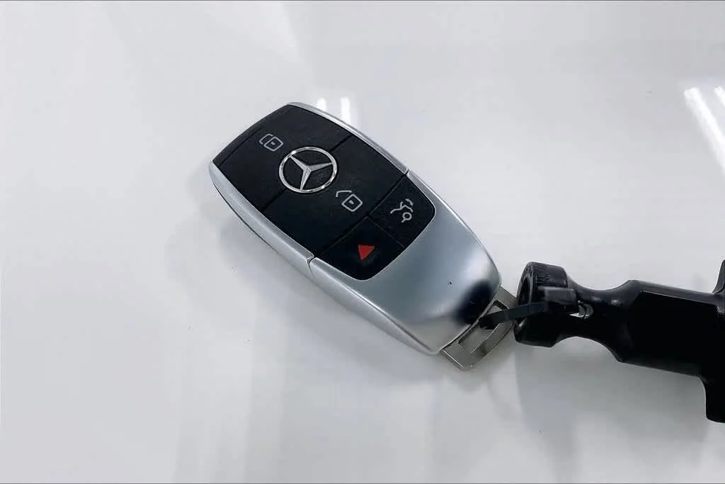 Certified Used 2026 Polar White Mercedes-Benz GLS 450 image 13