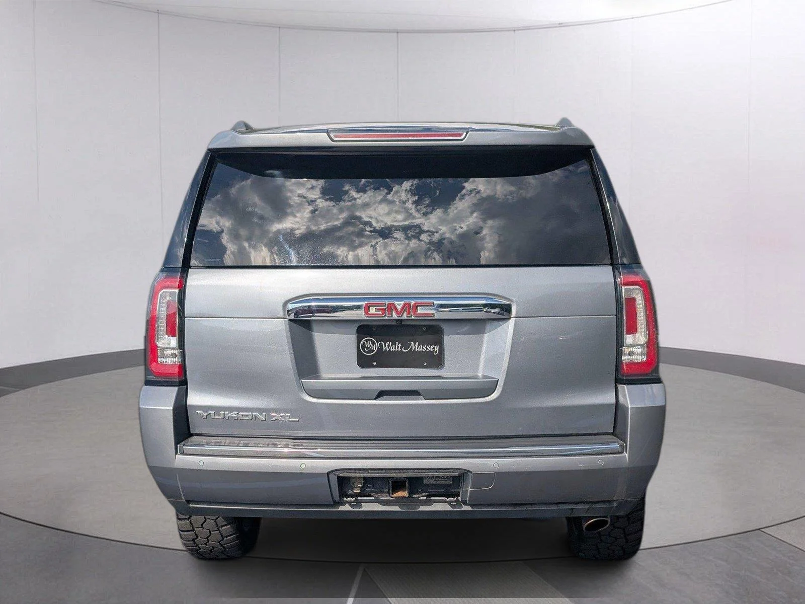 Used 2019 Satin Steel Metallic GMC Denali image 4