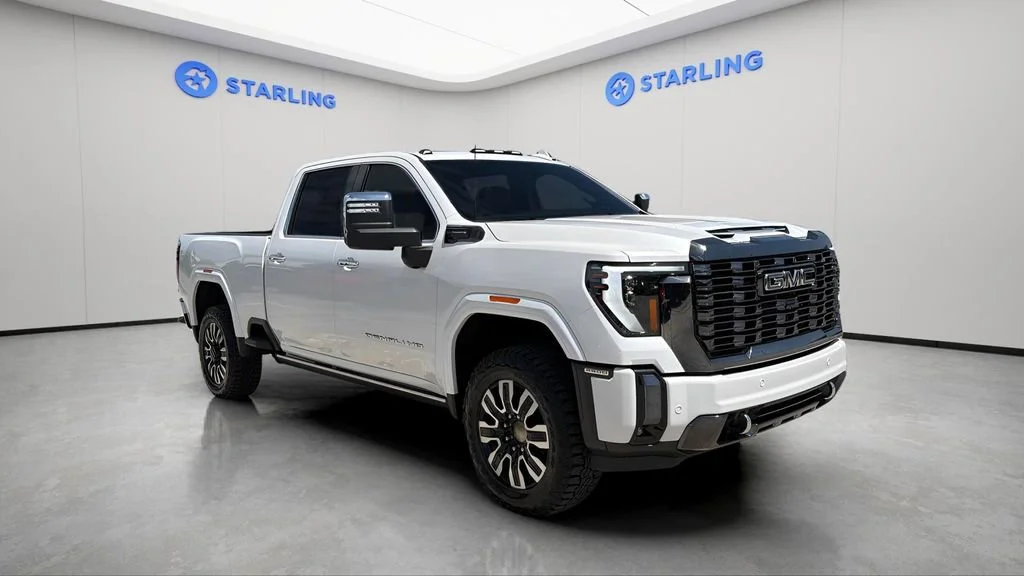 Used 2024 White Frost Tricoat GMC Denali Ultimate image 13