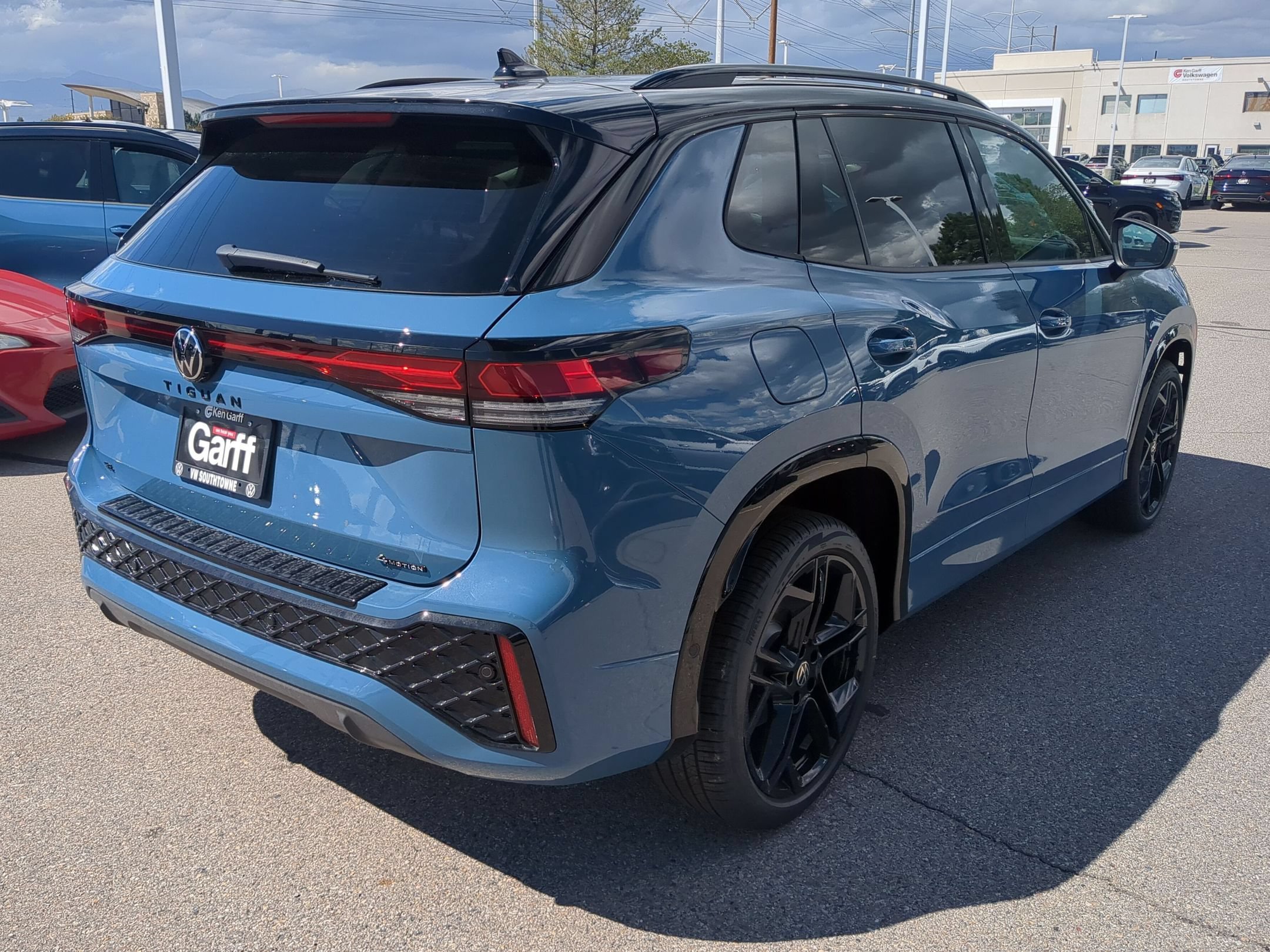New 2026 Monterey Blue w/Deep Black Roof Volkswagen SE R-Line Black image 3