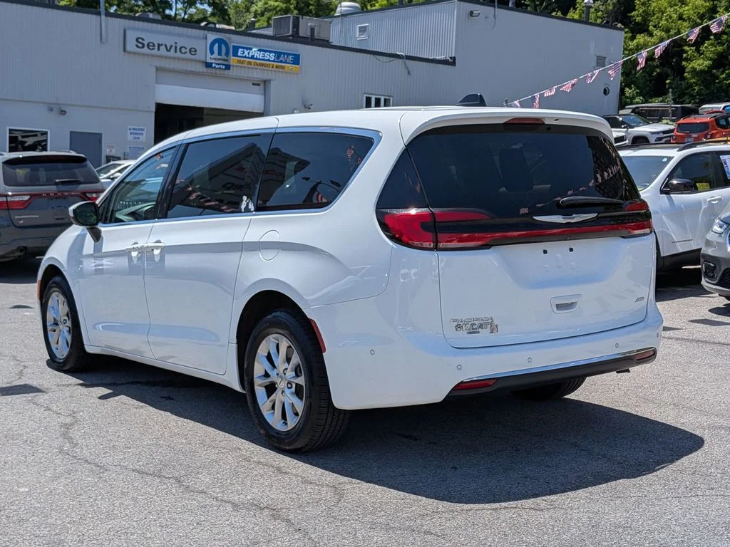 Used 2023 White Chrysler Touring L image 10
