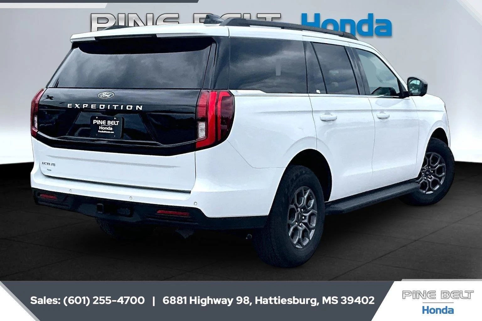 Used 2025 Oxford White Ford Active image 11