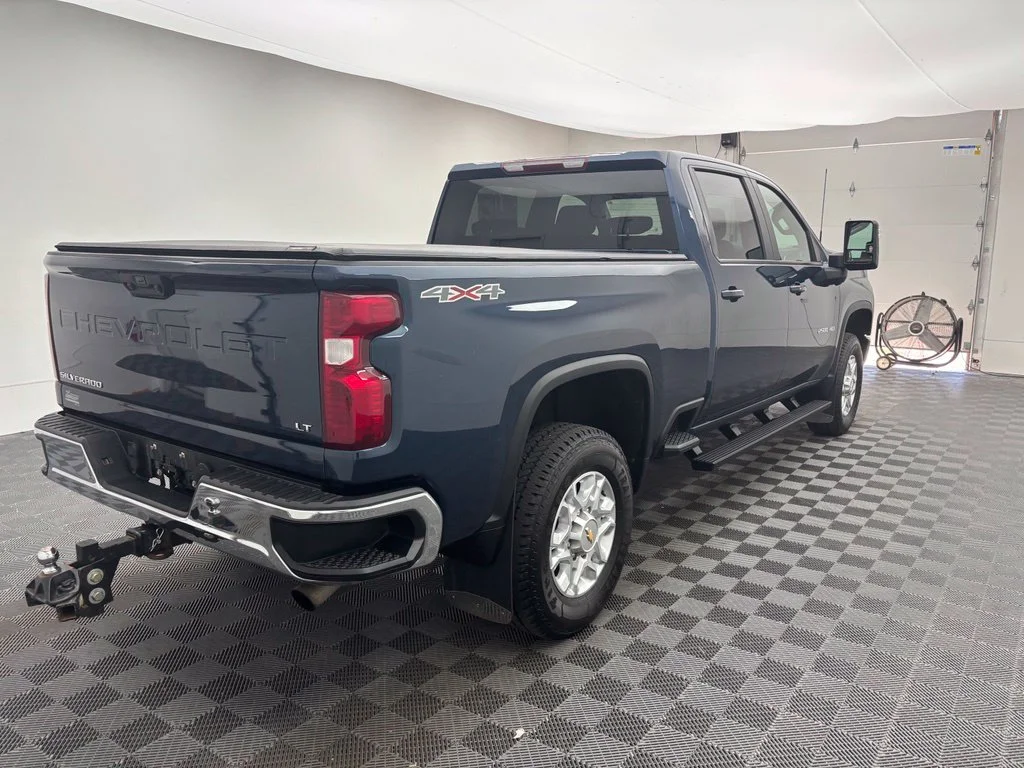 Used 2022 Blue Chevrolet LT image 8