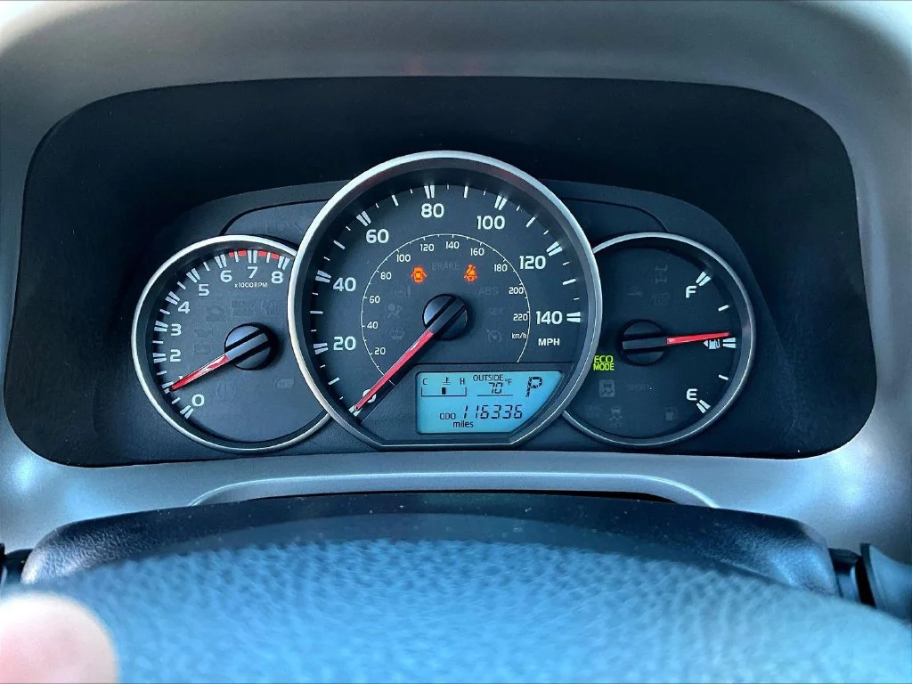 Used 2016 Silver Toyota LE image 14