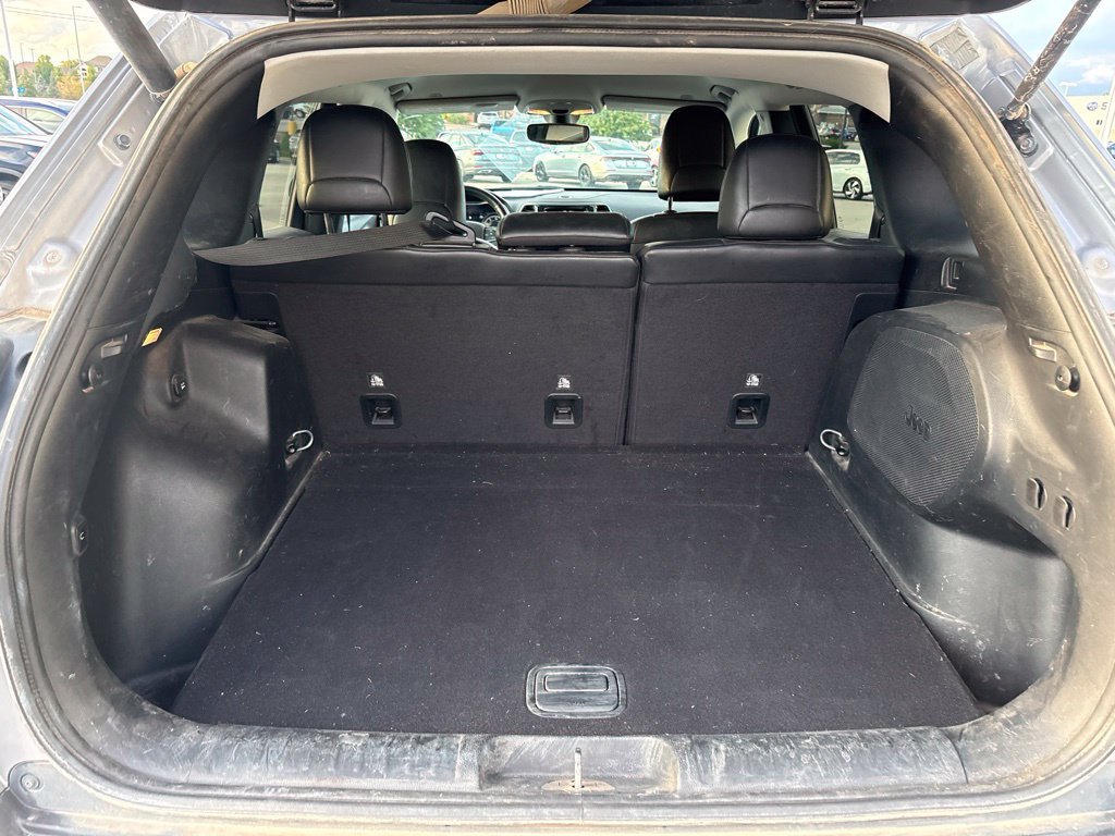 Used 2019 Billet Silver Metallic Clearcoat Jeep Limited image 41