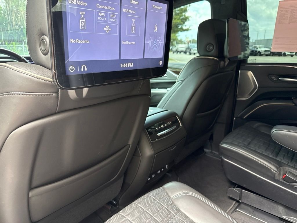 Used 2021 White Cadillac Sport Platinum image 16