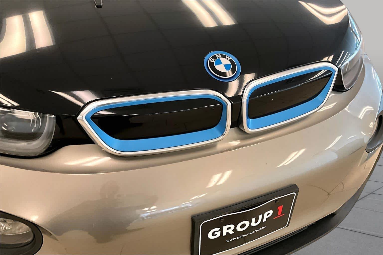 Used 2017 Platinum Silver w/BMW i Frozen Blue Accent BMW  image 26