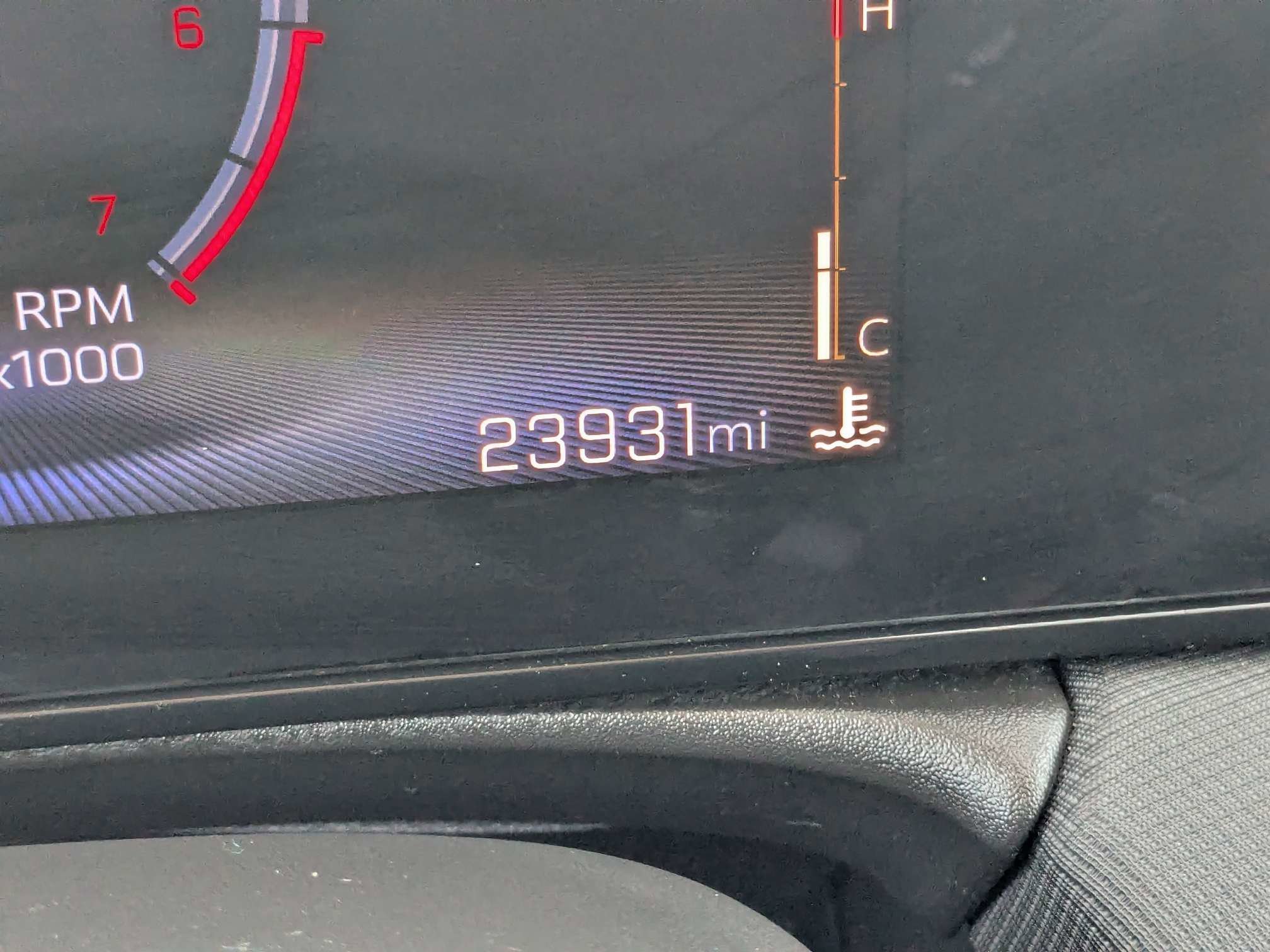 Used 2025 Mosaic Black Metallic Chevrolet LT image 33