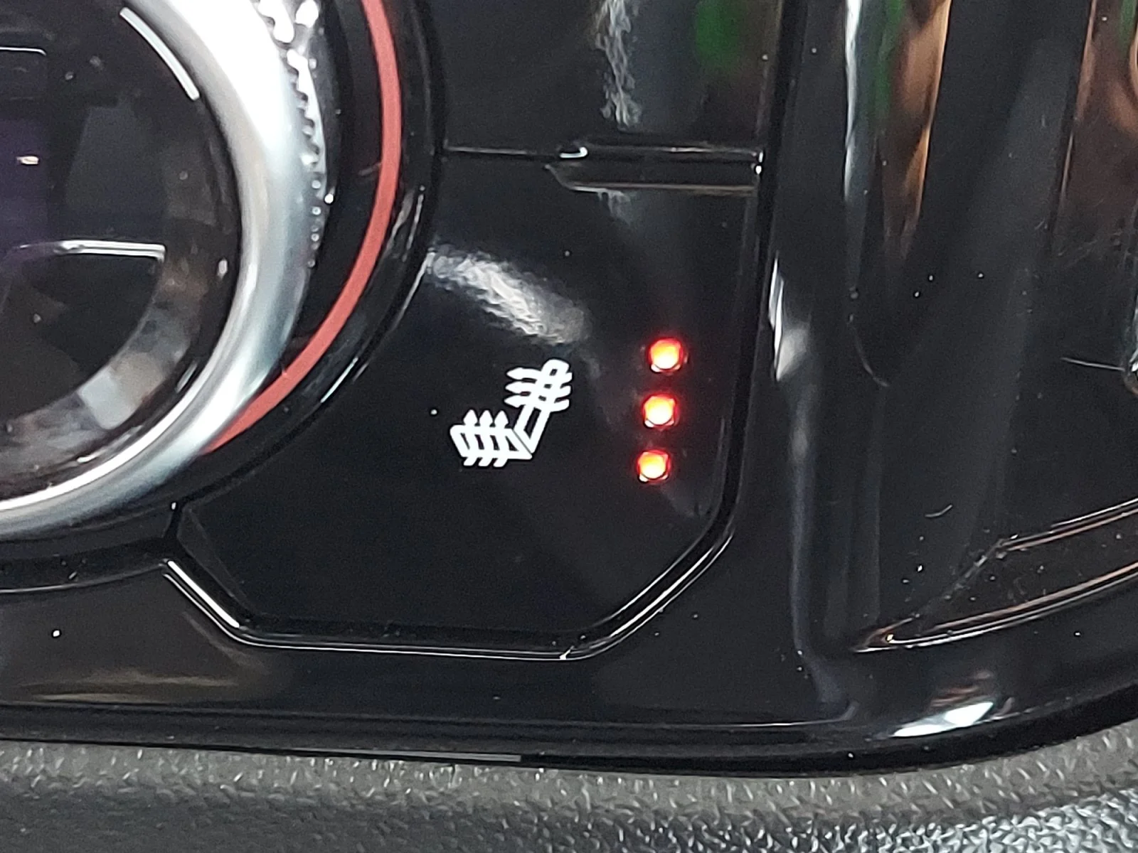 Used 2023 Summit White GMC Elevation image 26
