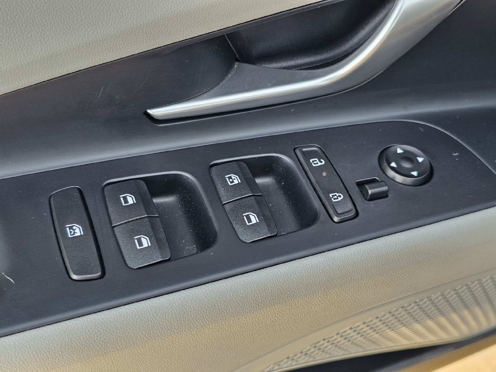 Used 2025 Gray Hyundai Limited image 15