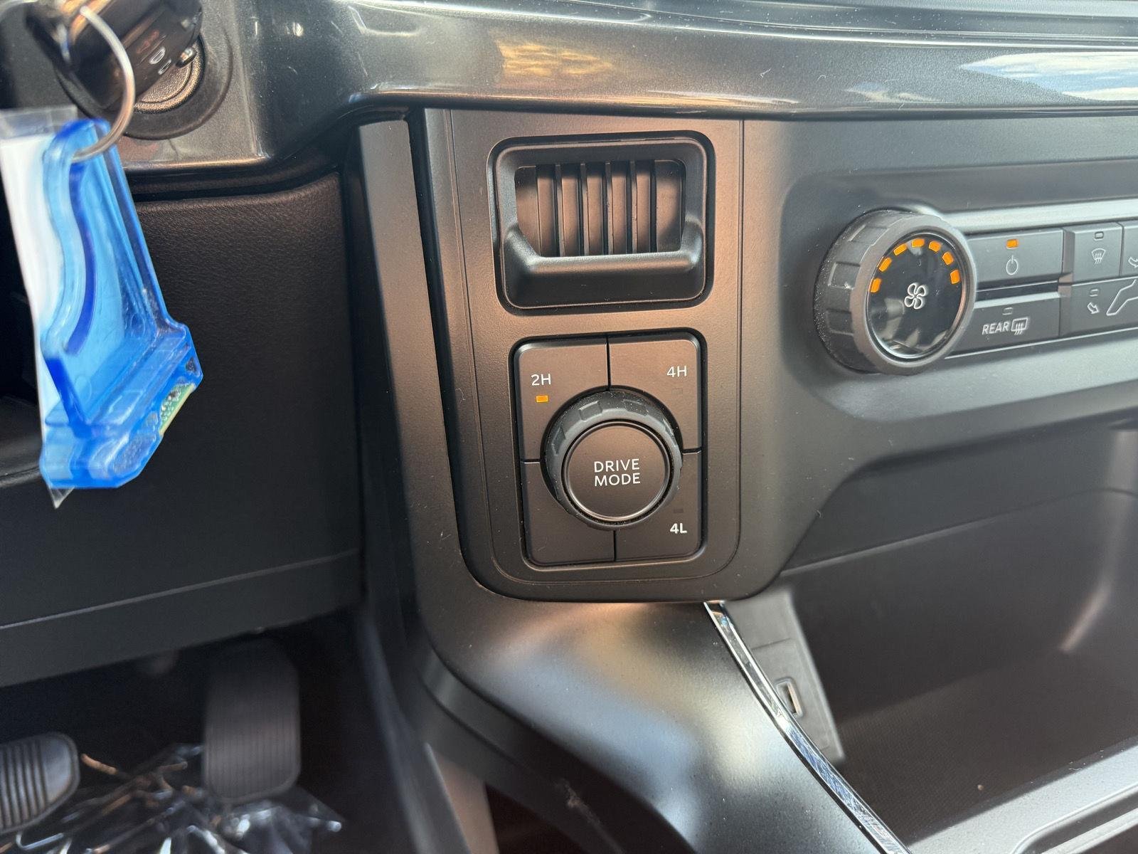 Certified Used 2022 Oxford White Ford XLT image 13