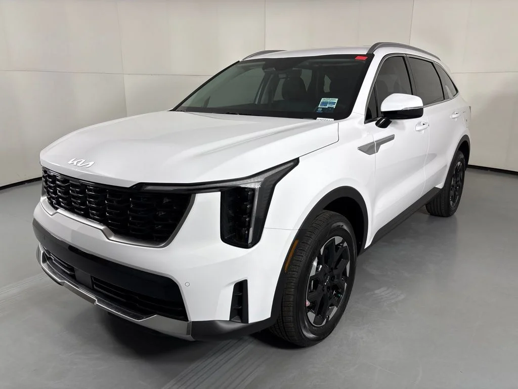 New 2026 White Kia S image 4