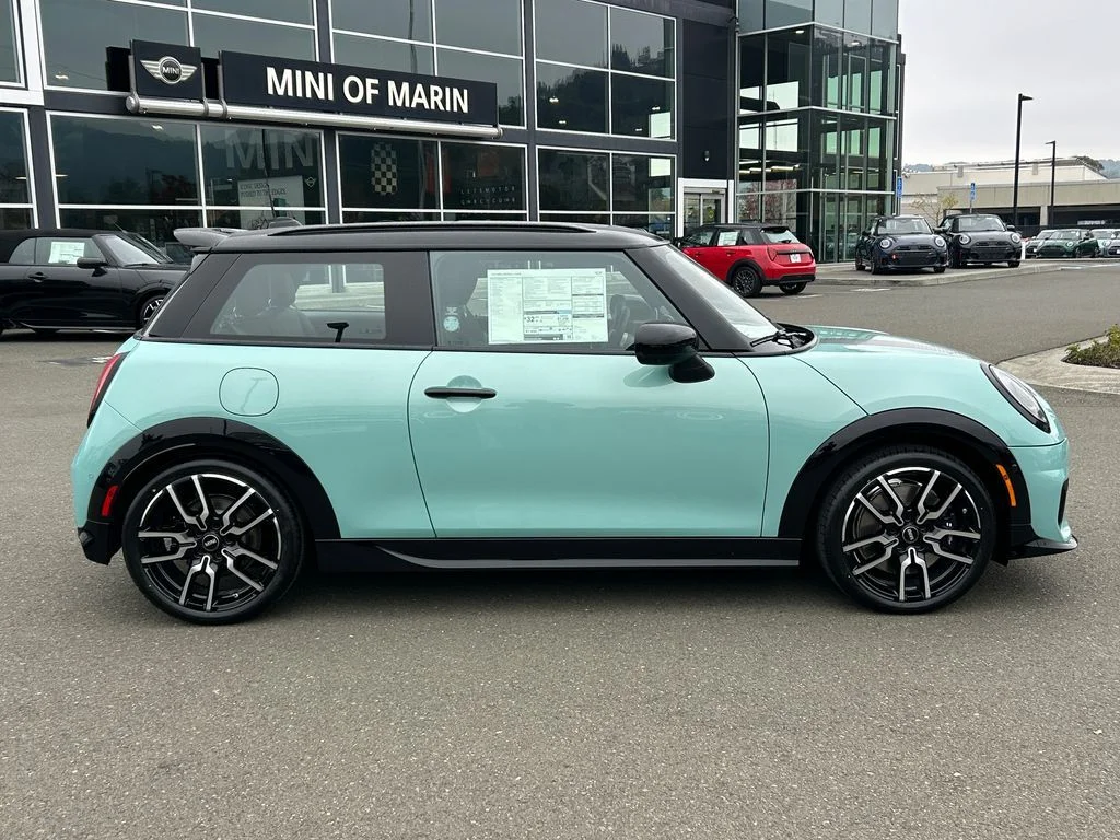 New 2026 Green MINI Iconic image 6