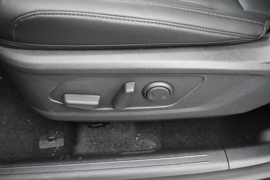 New 2026 Wolf Gray Kia EX image 8