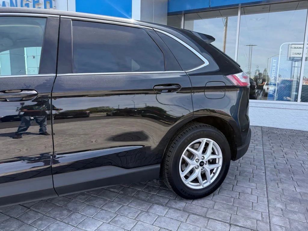 Used 2024 Black Ford SEL image 6
