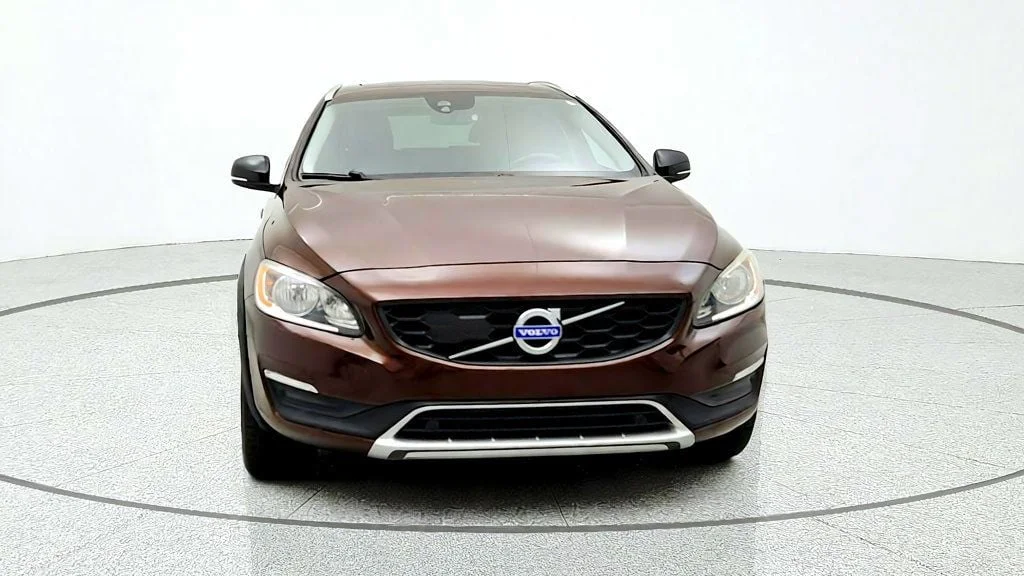 Used 2018 Rich Java Metallic Volvo T5 AWD w/ Convenience & BLIS Packages image 2