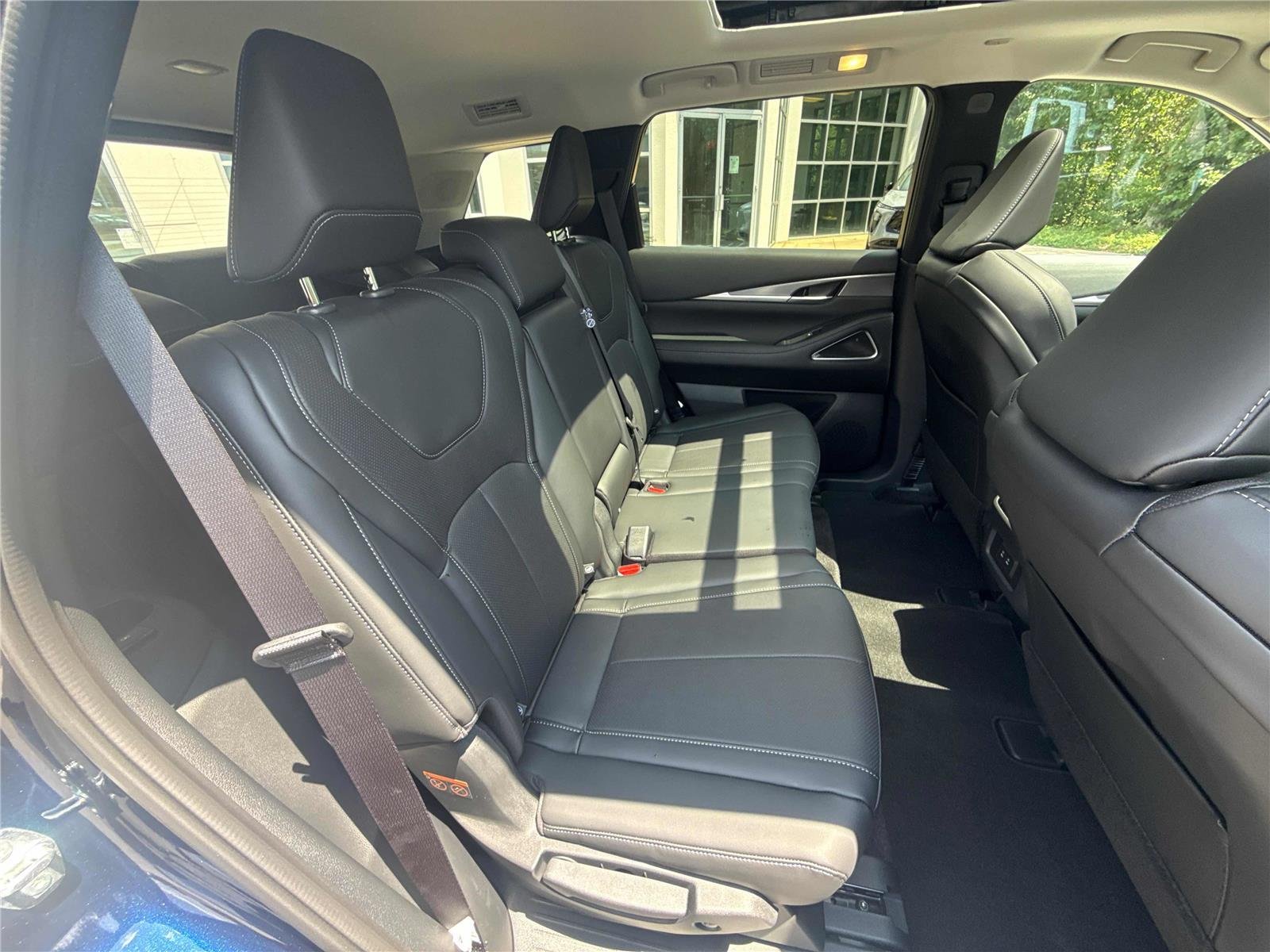 New 2027 GRAND BLUE INFINITI Luxe FWD image 28