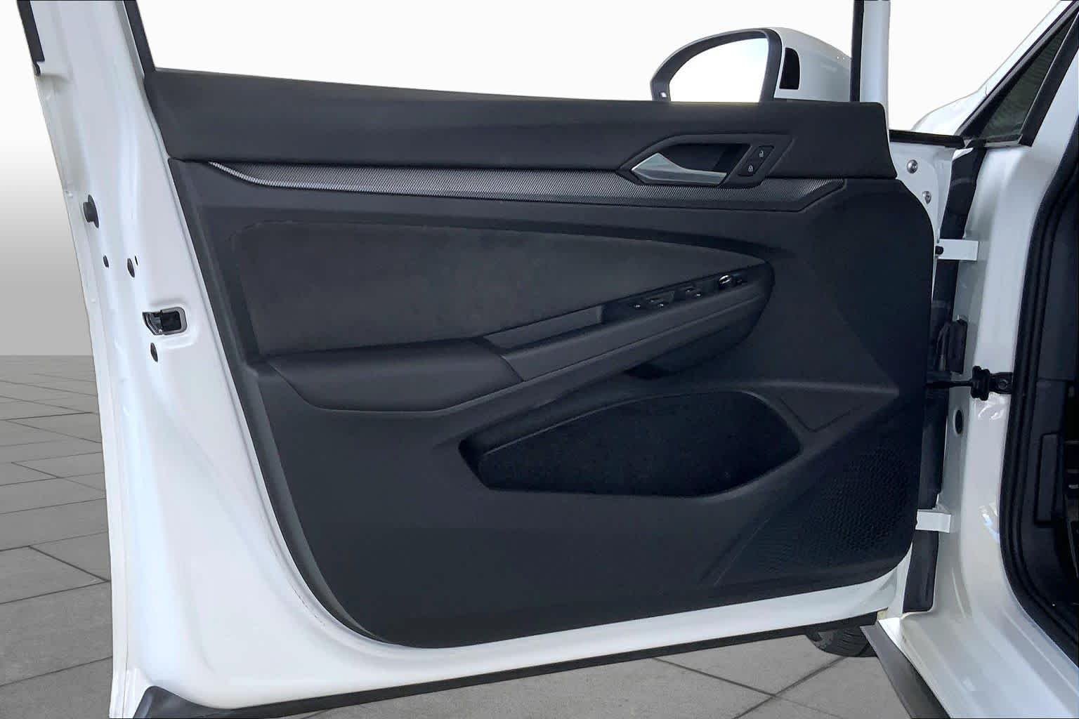 Used 2025 Opal White Pearl Volkswagen S image 20
