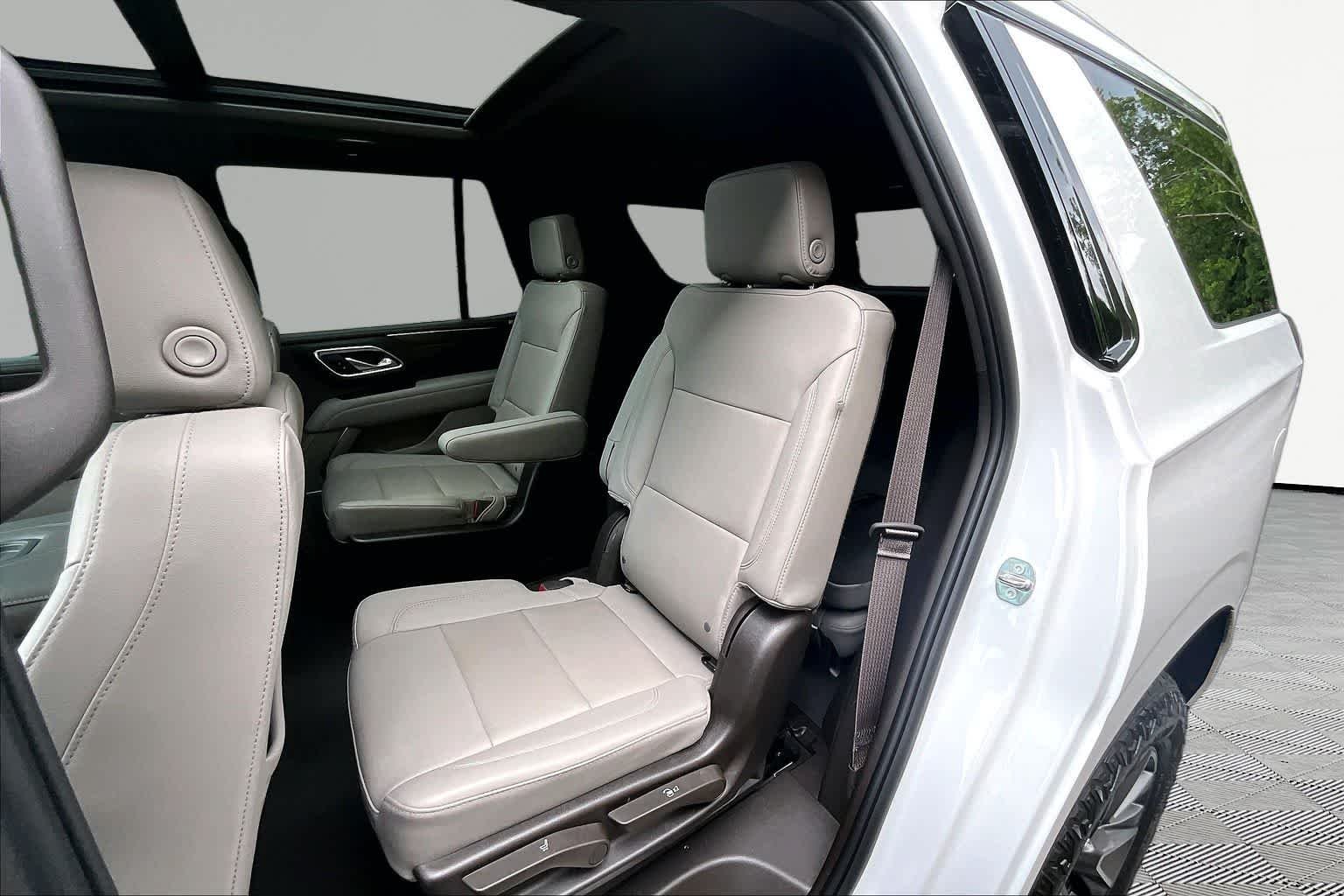 Used 2023 Summit White Chevrolet Z71 image 21