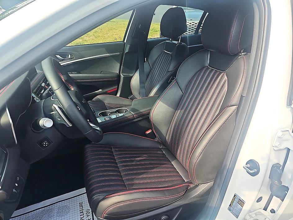 Used 2025 Uyuni White Genesis 2.5T SPORT PRESTIGE image 16