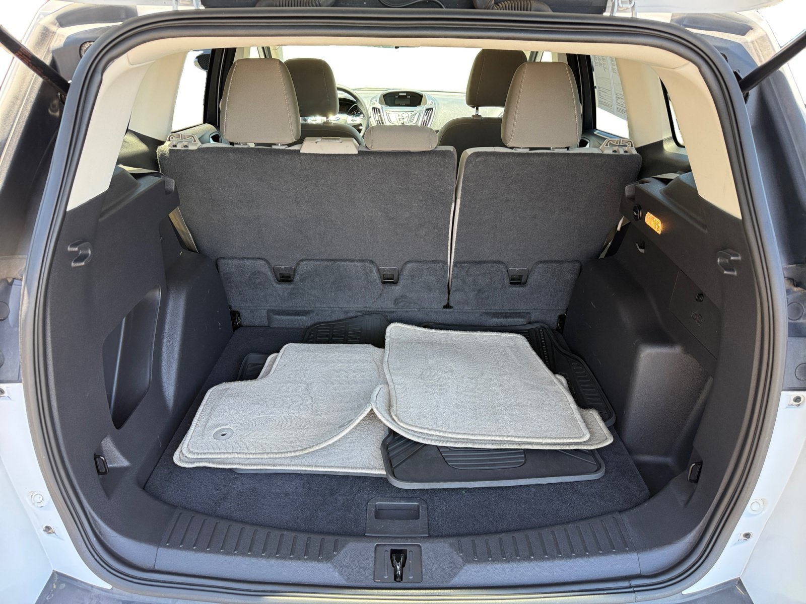 Used 2016 Oxford White Ford SE image 17