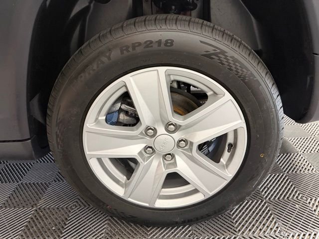Used 2022 Velvet Jeep Latitude image 42
