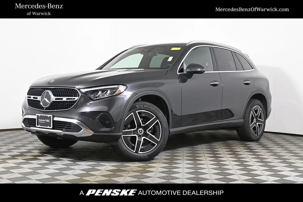 Used 2026  Mercedes-Benz GLC 300 image 1