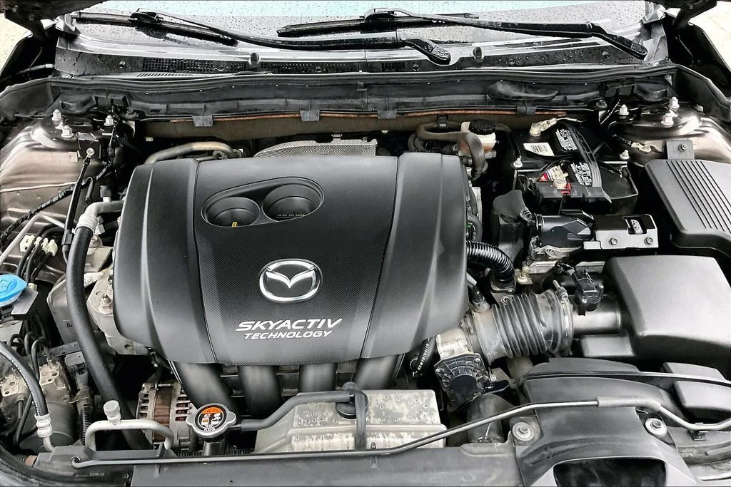 Used 2017 Silver Mazda Touring image 31