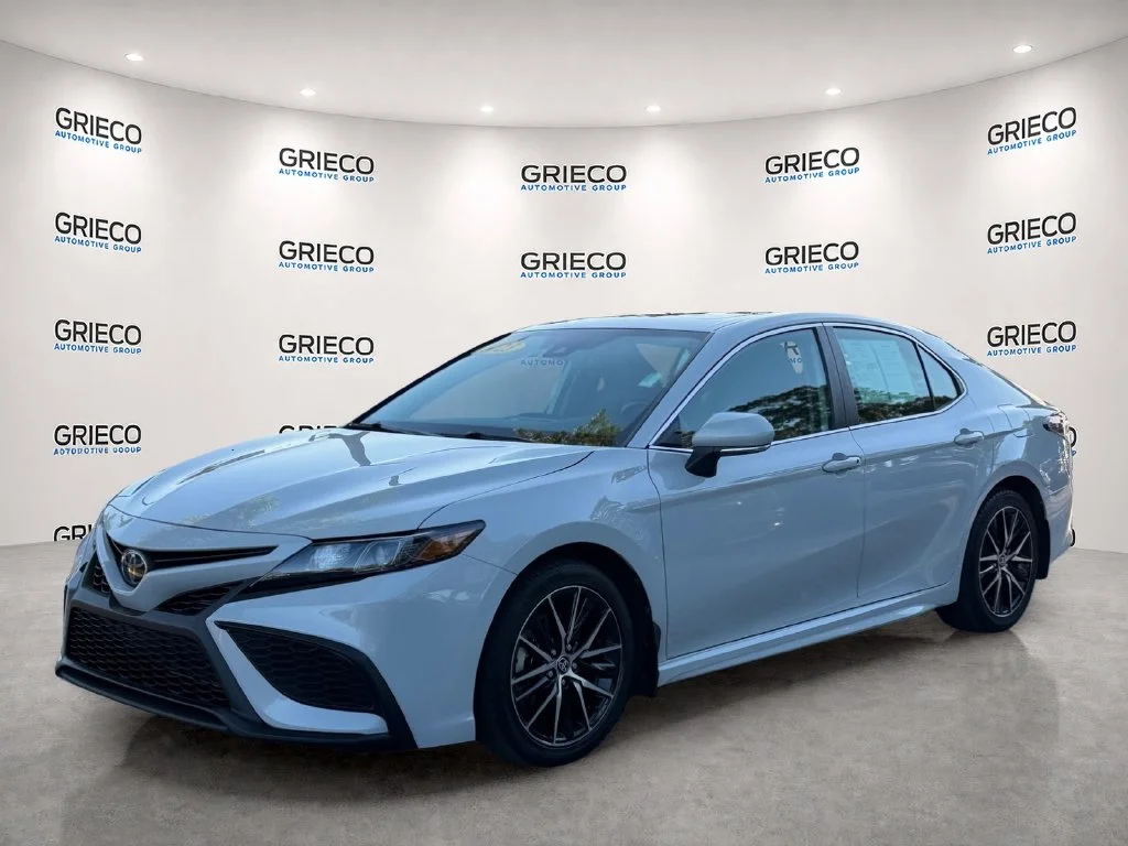 Used 2023 White Toyota SE image 3