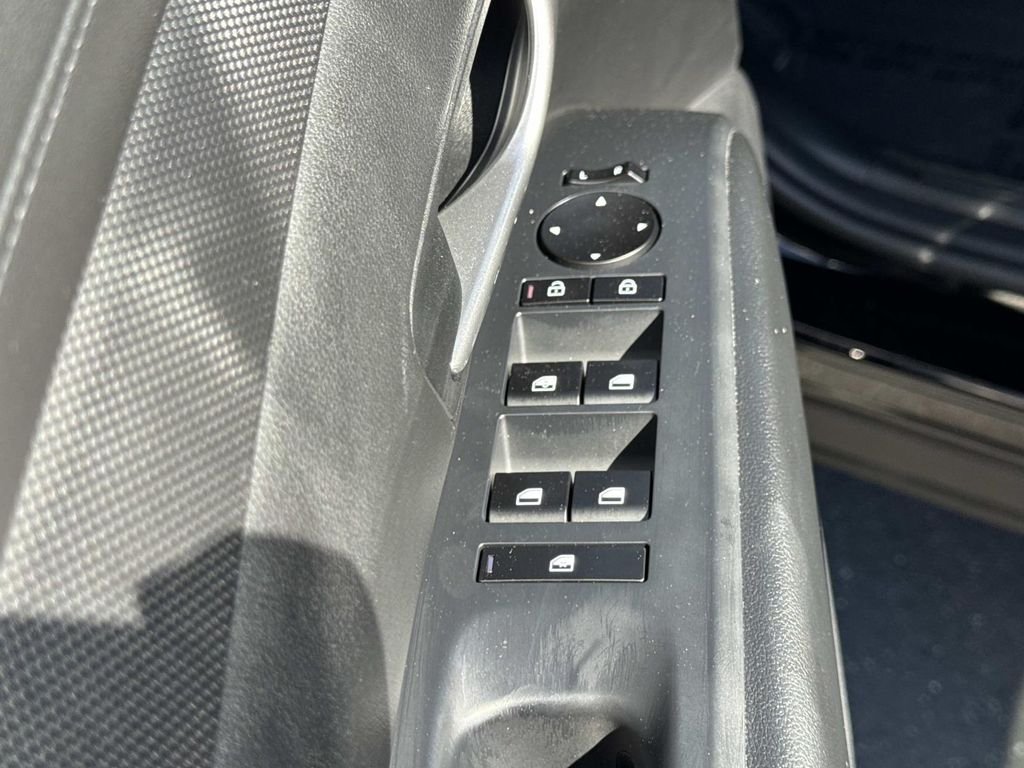 2025 Hyundai Santa Cruz SE - Photo 24