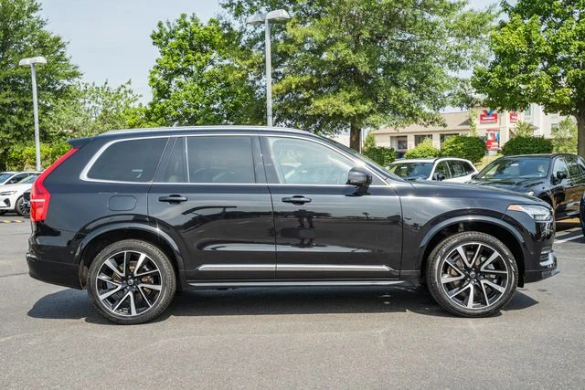 Certified Used 2023 Onyx Black Volvo Plus image 4