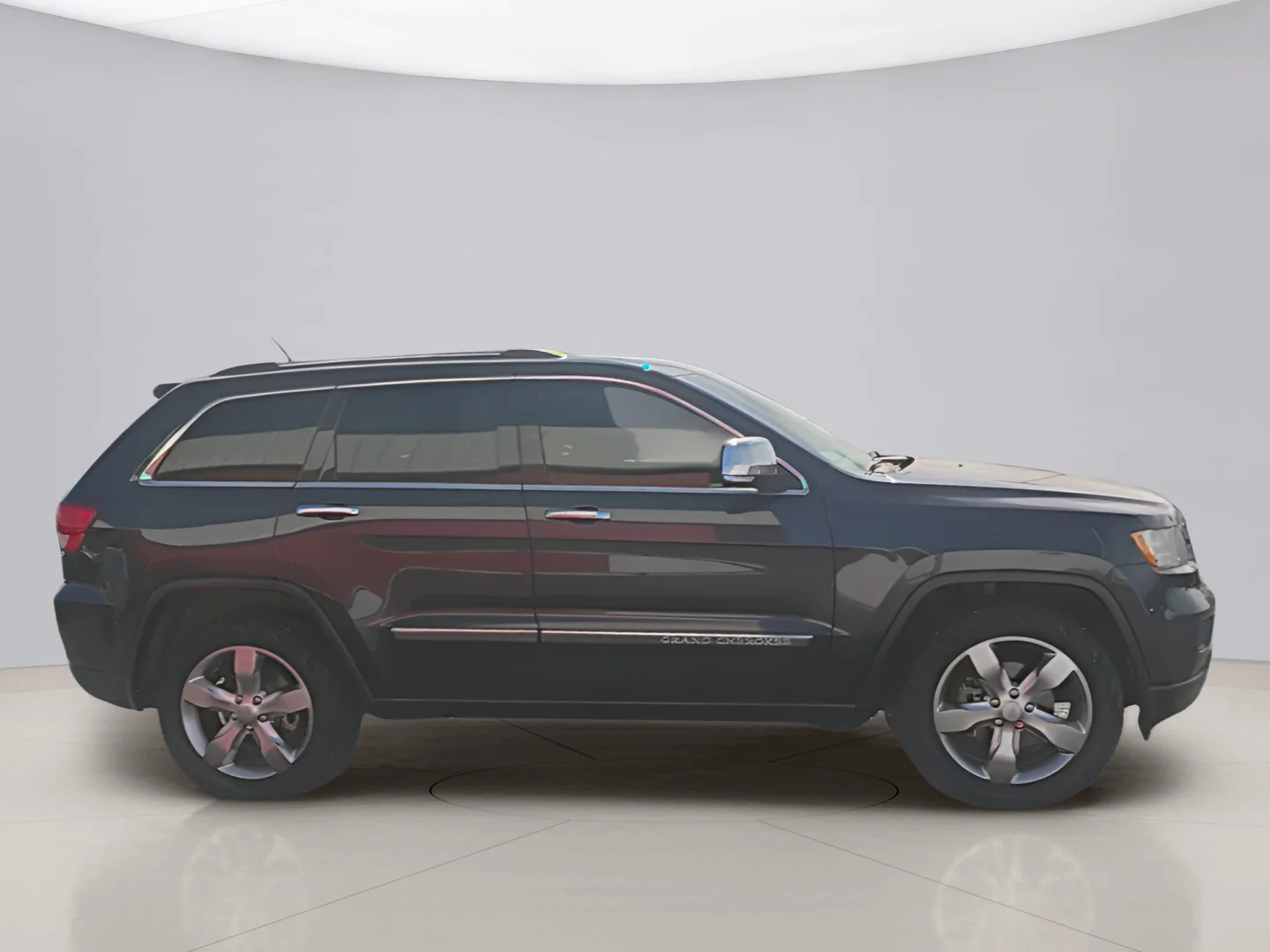 Used 2013 Blue Jeep OVERLAND image 4