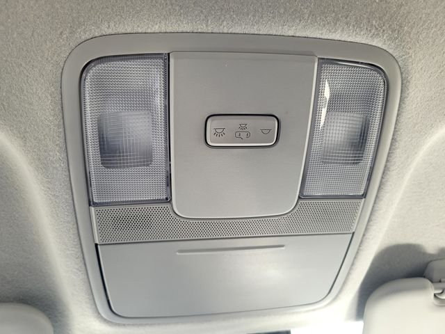 Used 2023 White Kia LXS image 17