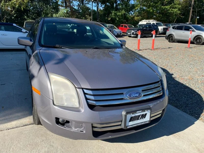 Used 2007 Gray Ford SE Sedan 4D image 20