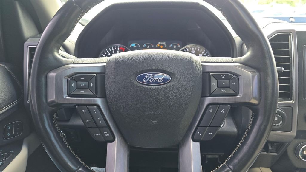 Used 2019 Black Metallic Ford Platinum image 28