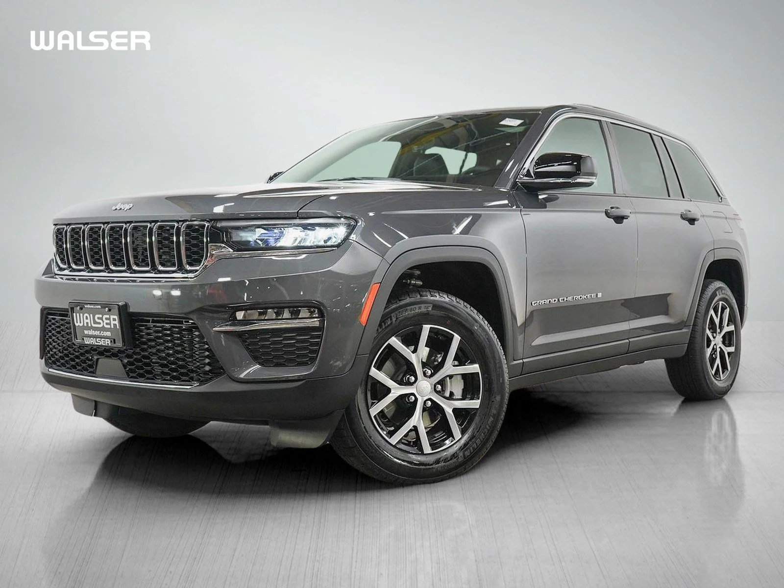 Used 2025 Baltic Gray Metallic Clearcoat Jeep Limited image 1