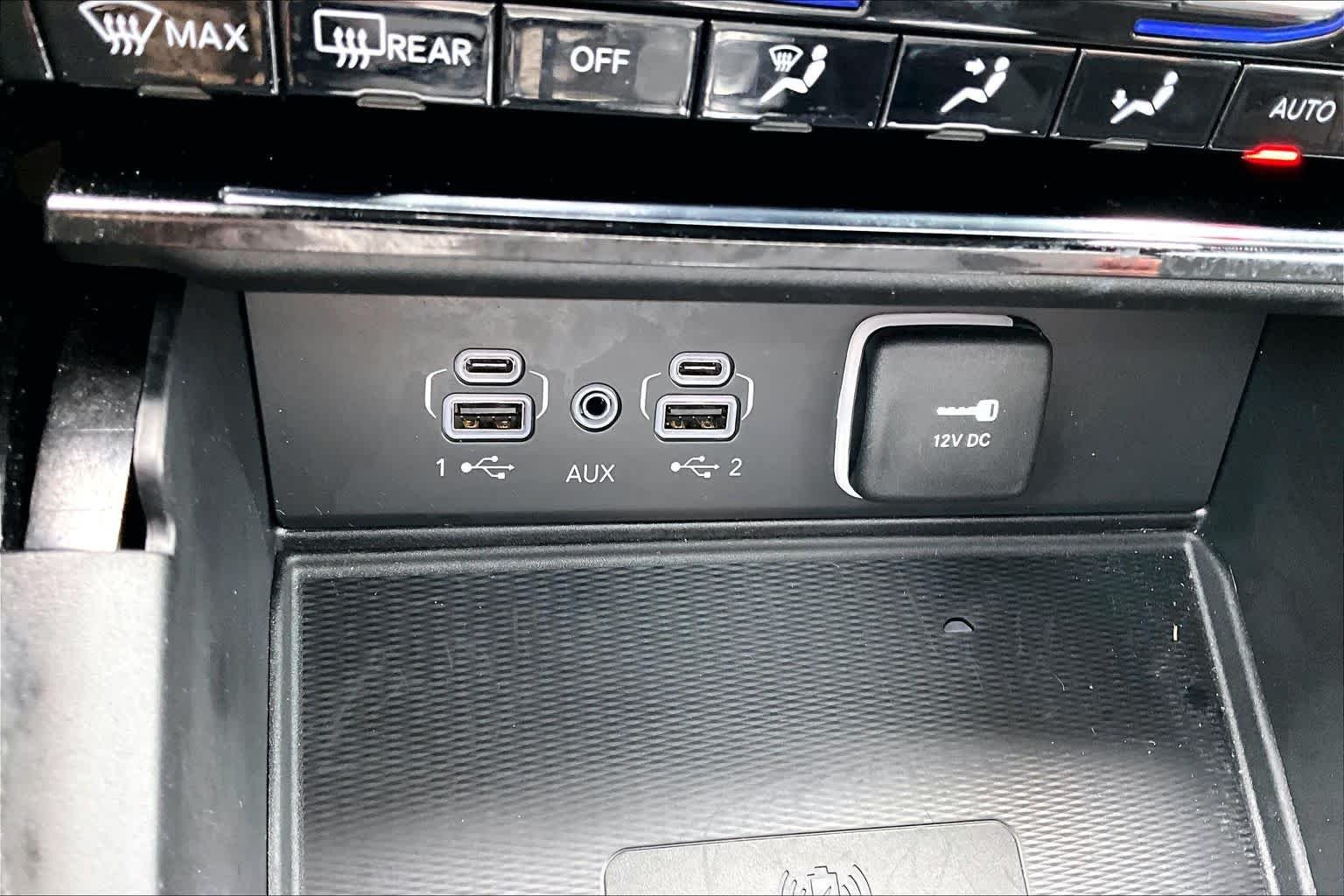 Used 2023 Diamond Black Crystal Pearlcoat Jeep Summit image 35