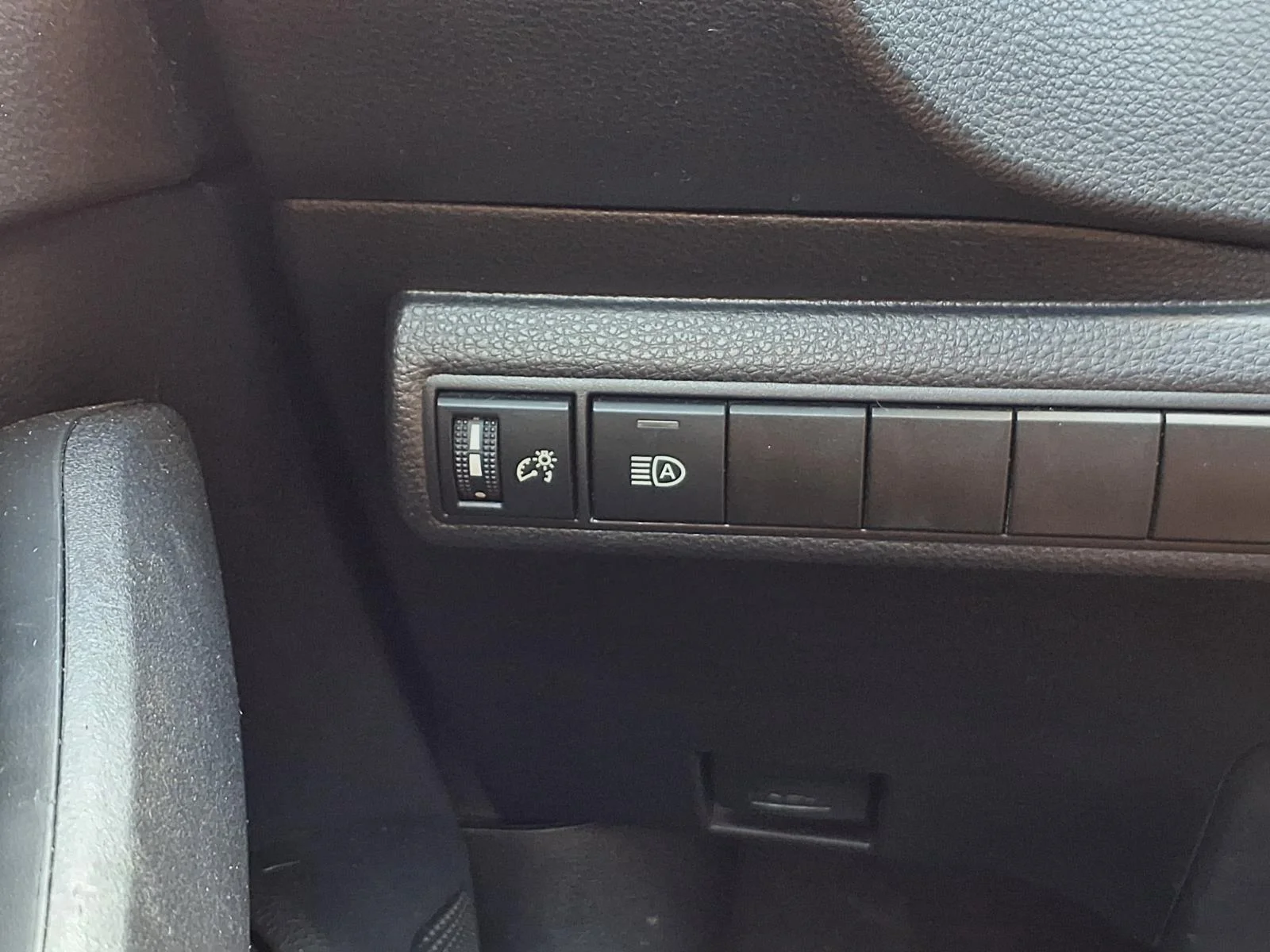 Certified Used 2025 Ice Cap Toyota LE image 15