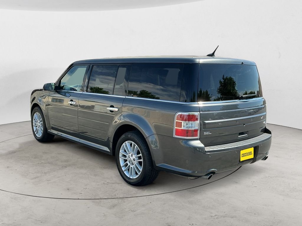 Used 2019 Gray Ford SEL image 7