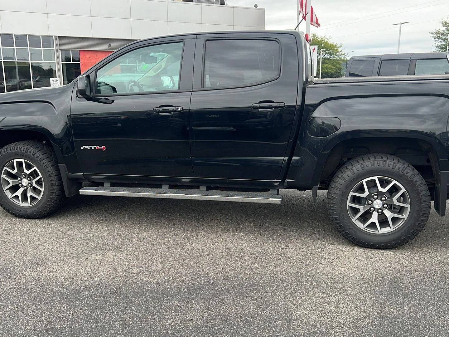 Used 2021 Onyx Black GMC 4WD AT4 w/Cloth image 11