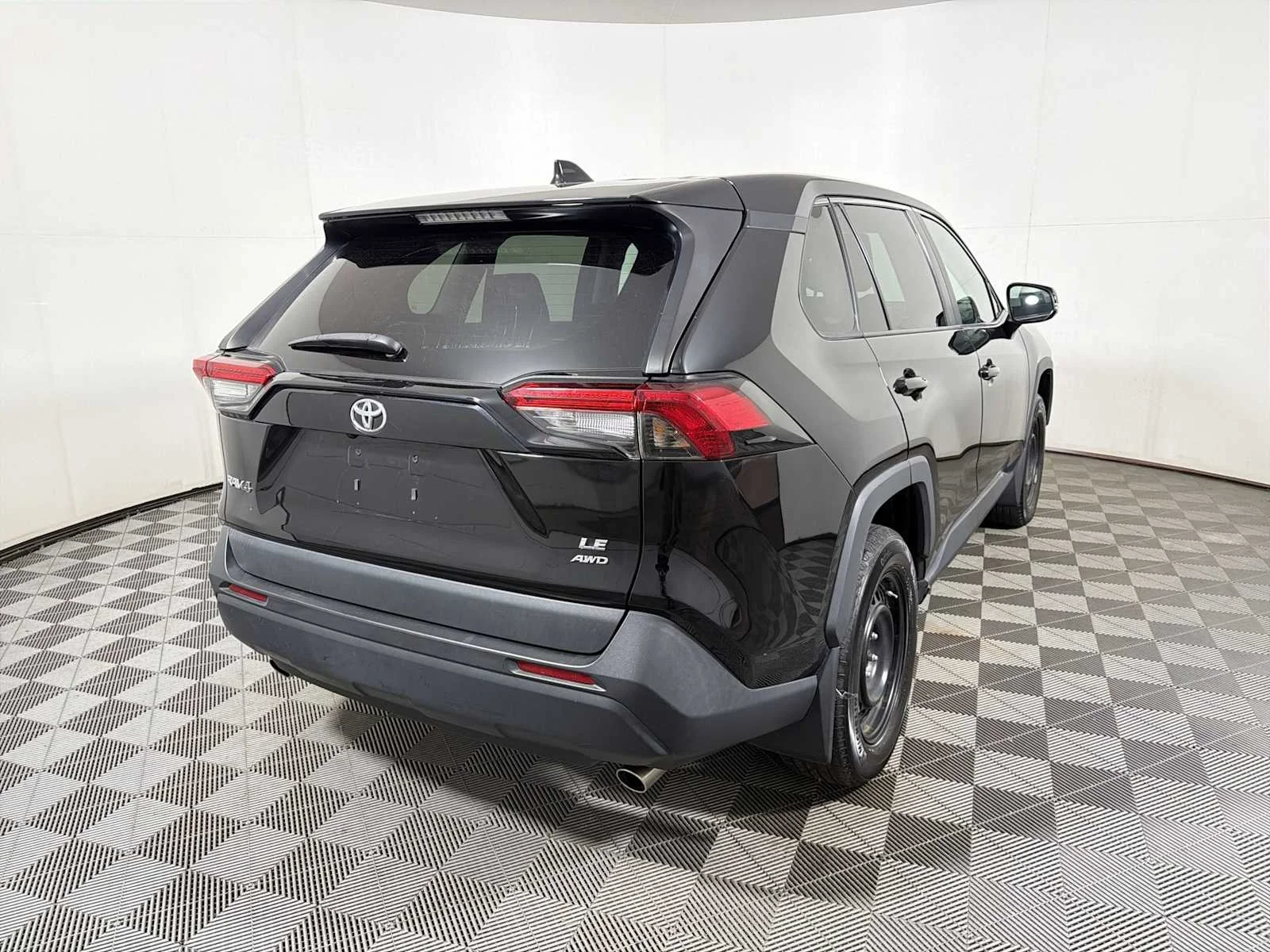 Used 2022 Midnight Black Metallic Toyota LE image 6