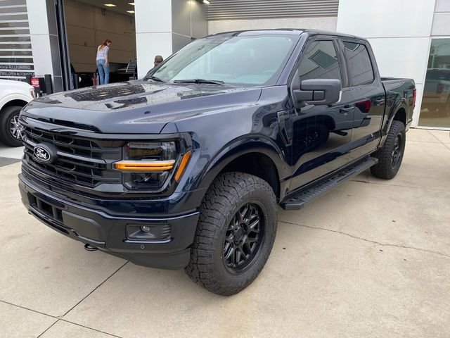 New 2026 Blue Ford XLT image 3