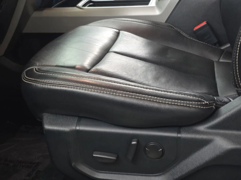 Used 2020 Blue Ford Lariat image 29
