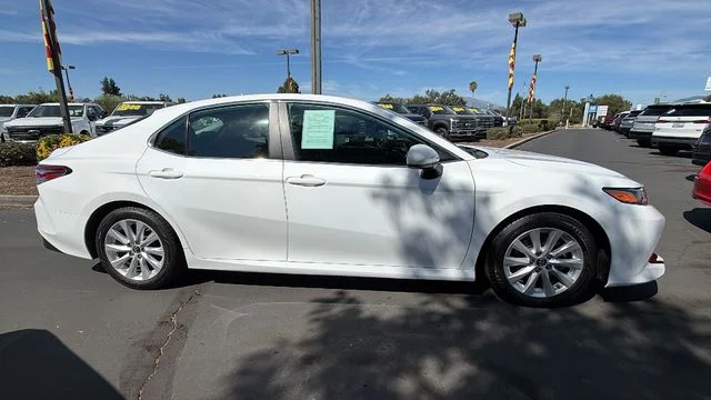 Used 2019 White Toyota LE image 3