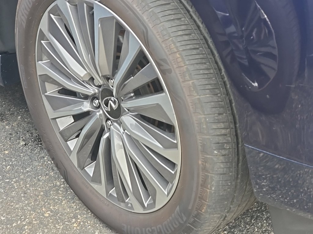 Used 2025 Blue INFINITI SENSORY image 3