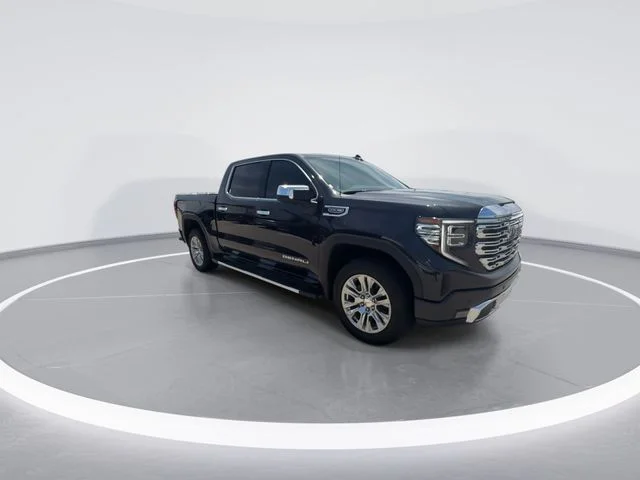 Used 2023 Silver GMC Denali image 2