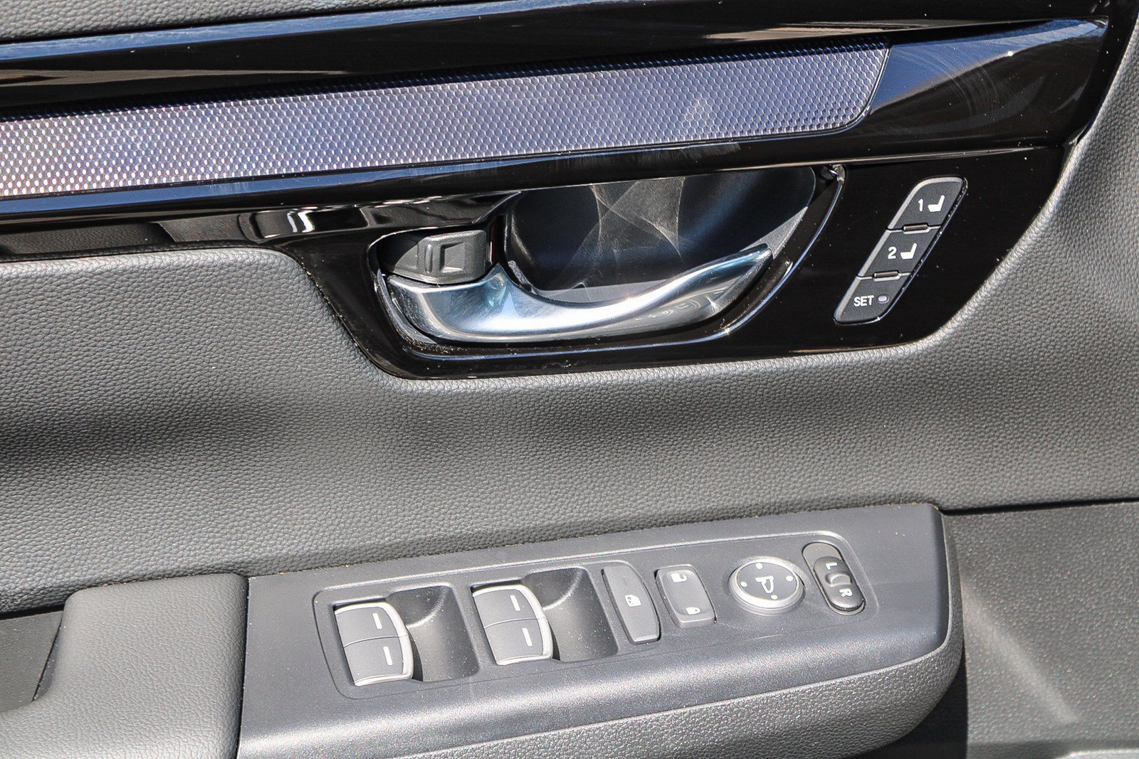 2025 Honda CR-V EX-L - Photo 21
