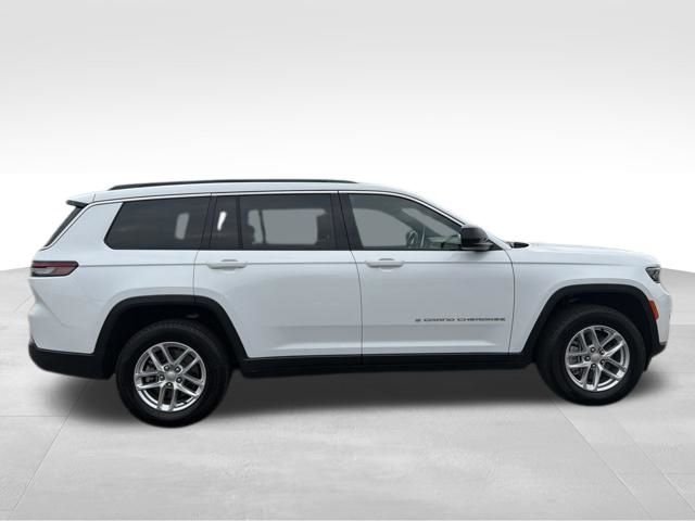 Used 2025 White Jeep Laredo image 5